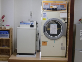 沖永良部島にあるホテル『パラダイスinn沖永良部』の洗濯機