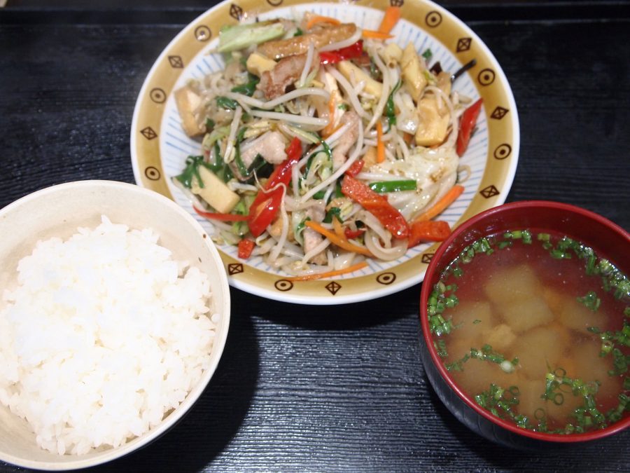 奄美大島,名瀬,とくとく亭,野菜炒め定食