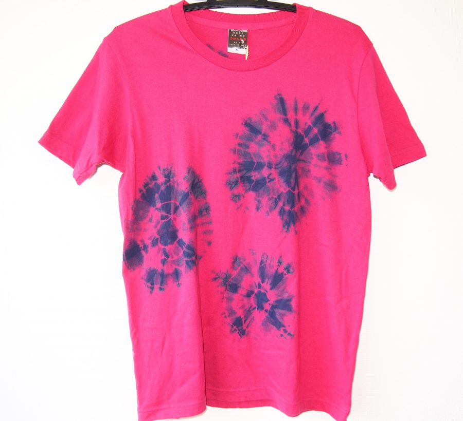 奄美大島,名瀬,さねんばな,藍染めTシャツ,；ピンクTシャツ