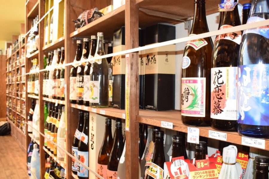 奄美大島、名瀬、屋仁川、PCショップ、酒屋、豊富な種類を誇る酒屋さん