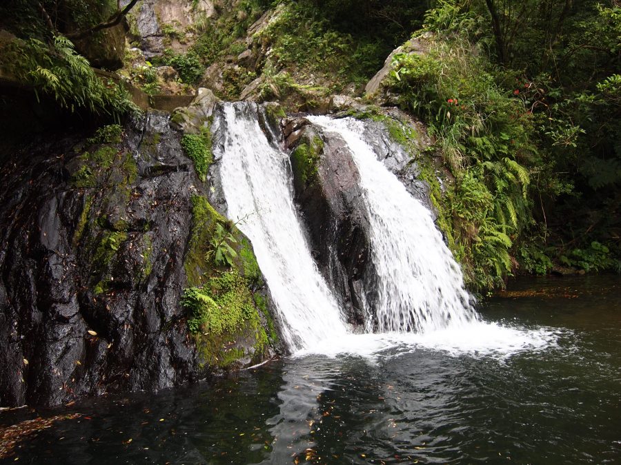 奄美大島,宇検村,アランガチの滝,国道58号線沿い,落差30メートル