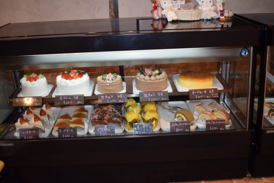 奄美大島,名瀬,サンサン通りにある洋菓子店,洋菓子の店シューベル,ホールケーキ