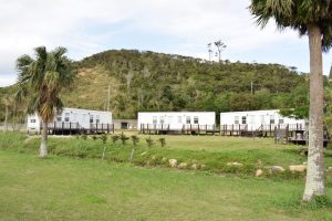 奄美大島、瀬戸内町、蘇刈、トレーラーハウス、いそしぎ、レストラン隣、アマミホシゾラビレッジヤドリ浜、ヤドリ浜が目の前